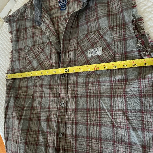 Men's Sleeveless Plaid Button Down Shirt - Gray - Picture 7 of 9